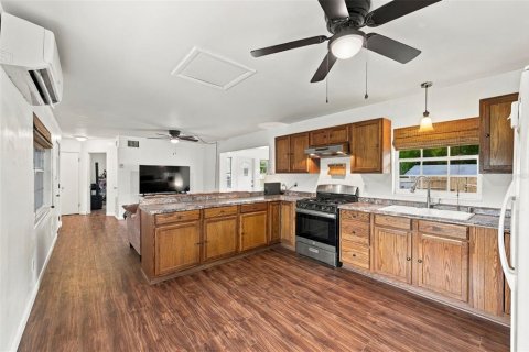 Villa ou maison à vendre à Dade City, Floride: 2 chambres, 103.96 m2 № 2406608 - photo 7