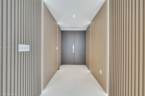 Copropriété à louer à Miami, Floride: 2 chambres, 199.55 m2 № 2006731 - photo 3