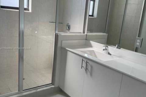 Townhouse in Pembroke Pines, Florida 3 bedrooms, 169.83 sq.m. № 2017475 - photo 11