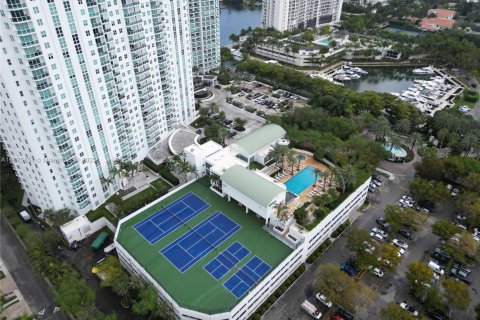 Condo in Aventura, Florida, 3 bedrooms  № 1921554 - photo 30