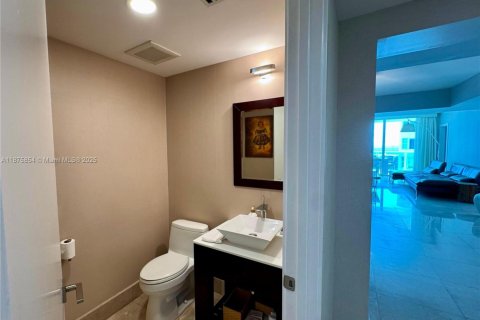 Condo in Aventura, Florida, 3 bedrooms  № 1921554 - photo 26