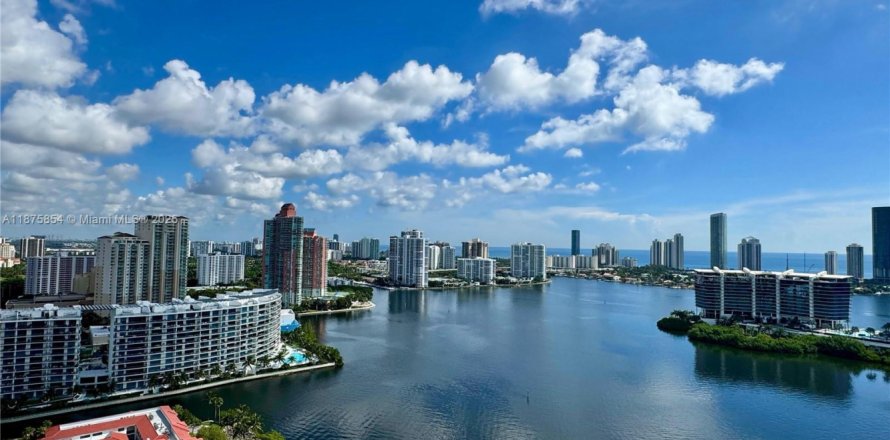 Condo in Aventura, Florida, 3 bedrooms № 1921554