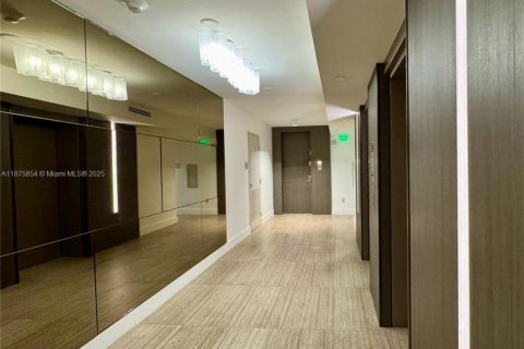 Condo in Aventura, Florida, 3 bedrooms  № 1921554 - photo 16