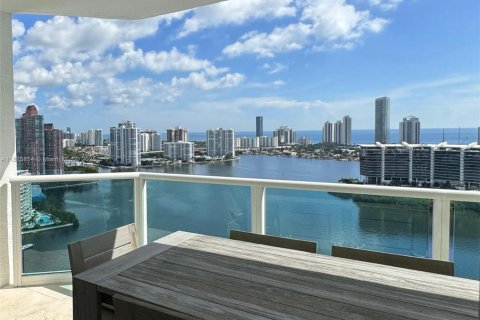 Condo in Aventura, Florida, 3 bedrooms  № 1921554 - photo 23