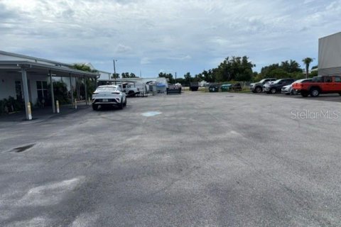 Immobilier commercial à vendre à Sarasota, Floride: 2607.02 m2 № 2403006 - photo 11