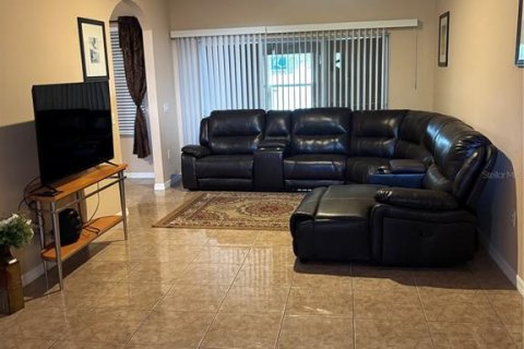 House in Kissimmee, Florida 4 bedrooms, 214.42 sq.m. № 1840186 - photo 3