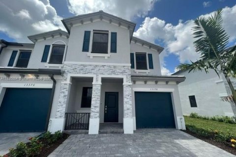 Townhouse in Homestead, Florida 3 bedrooms, 169.73 sq.m. № 1818692 - photo 2