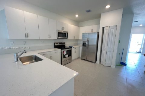 Townhouse in Homestead, Florida 3 bedrooms, 169.73 sq.m. № 1818692 - photo 8