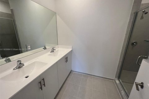 Townhouse in Homestead, Florida 3 bedrooms, 169.73 sq.m. № 1818692 - photo 15