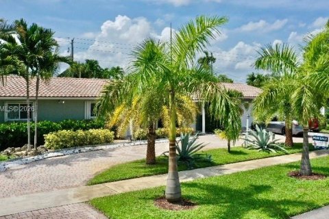 Casa en venta en Hollywood, Florida, 4 dormitorios, 205.78 m2 № 1997975 - foto 2
