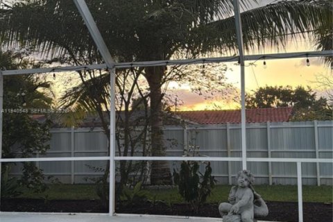 Casa en venta en Hollywood, Florida, 4 dormitorios, 205.78 m2 № 1997975 - foto 8