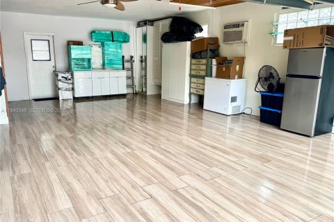 Casa en venta en Hollywood, Florida, 4 dormitorios, 205.78 m2 № 1997975 - foto 17