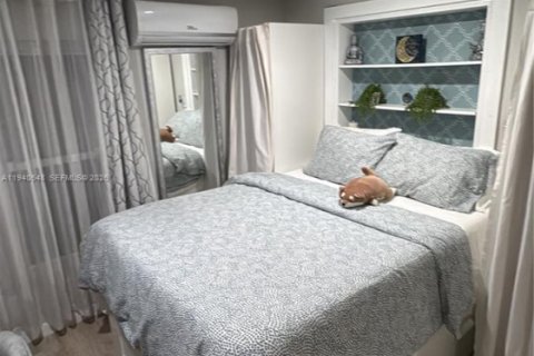 Casa en venta en Hollywood, Florida, 4 dormitorios, 205.78 m2 № 1997975 - foto 11