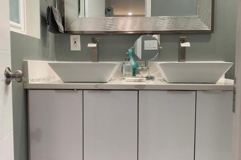 Casa en venta en Hollywood, Florida, 4 dormitorios, 205.78 m2 № 1997975 - foto 24