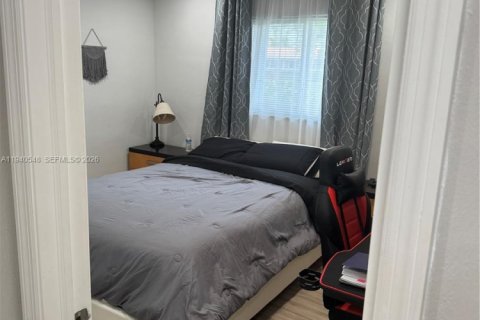 Casa en venta en Hollywood, Florida, 4 dormitorios, 205.78 m2 № 1997975 - foto 19