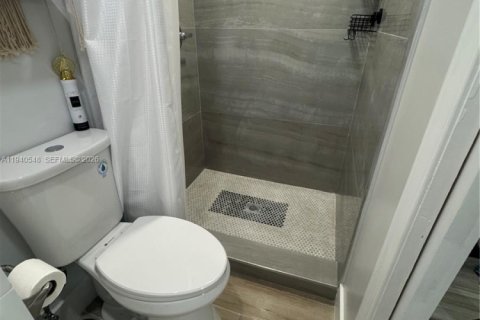 Casa en venta en Hollywood, Florida, 4 dormitorios, 205.78 m2 № 1997975 - foto 14