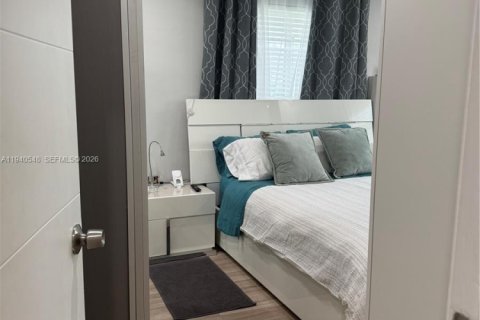 Casa en venta en Hollywood, Florida, 4 dormitorios, 205.78 m2 № 1997975 - foto 18