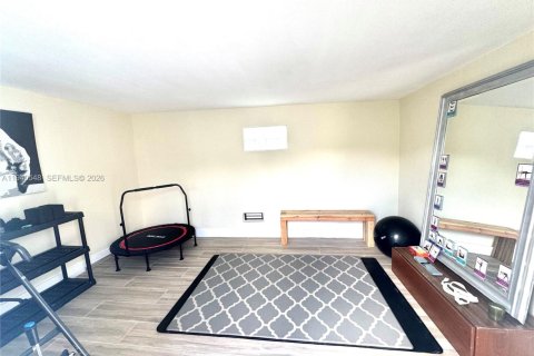 Casa en venta en Hollywood, Florida, 4 dormitorios, 205.78 m2 № 1997975 - foto 16