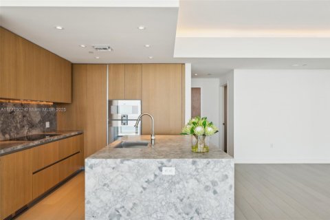 Condo in Miami Beach, Florida, 4 bedrooms  № 1704684 - photo 16