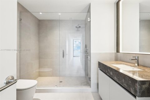 Condo in Miami Beach, Florida, 4 bedrooms  № 1704684 - photo 24