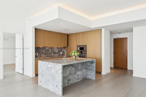 Condo in Miami Beach, Florida, 4 bedrooms  № 1704684 - photo 14