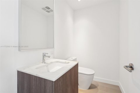 Condo in Miami Beach, Florida, 4 bedrooms  № 1704684 - photo 26
