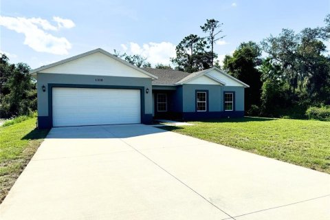 House in Poinciana, Florida 3 bedrooms, 154.4 sq.m. № 1531157 - photo 1