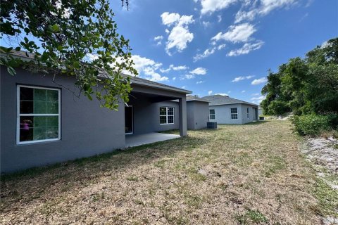House in Poinciana, Florida 3 bedrooms, 154.4 sq.m. № 1531157 - photo 26