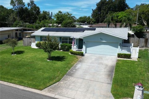 House in Clearwater, Florida 3 bedrooms, 126.81 sq.m. № 2141013