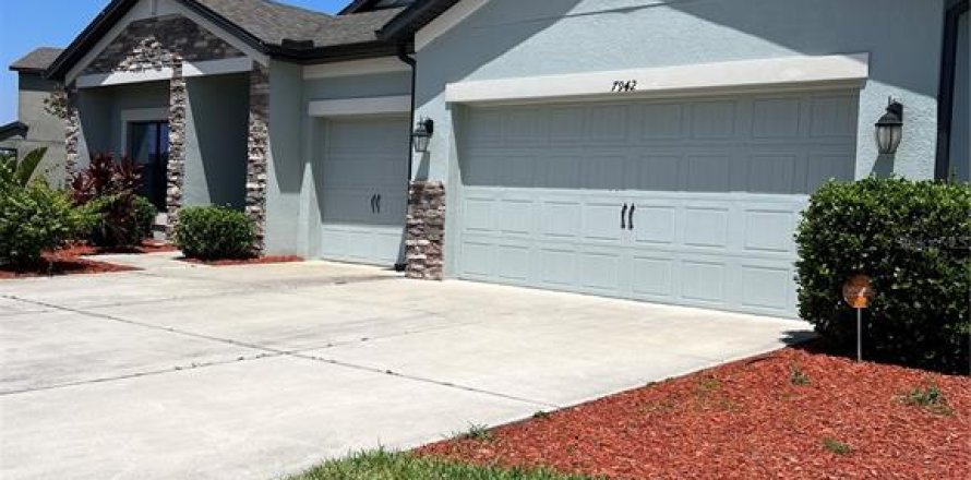 Villa ou maison à Wesley Chapel, Floride 4 chambres, 213.58 m2 № 2102415