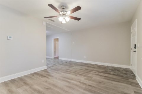 Villa ou maison à louer à Sanford, Floride: 3 chambres, 132.29 m2 № 1815062 - photo 2