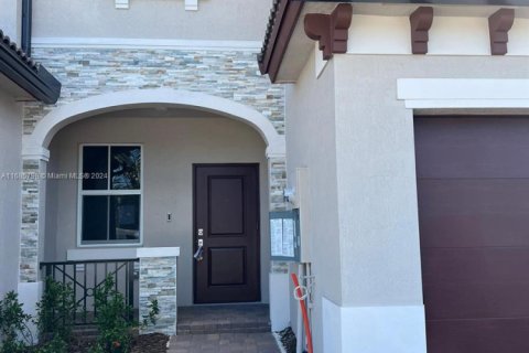 Townhouse in Miami, Florida 3 bedrooms, 133.97 sq.m. № 1763361 - photo 3