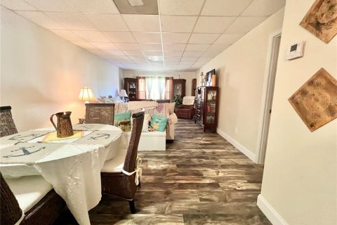 Condominio en venta en Port Charlotte, Florida, 1 dormitorio, 77.02 m2 № 1837476 - foto 9