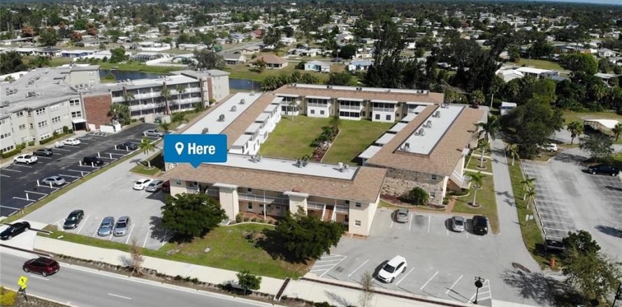 Condominio en Port Charlotte, Florida, 1 dormitorio  № 1837476