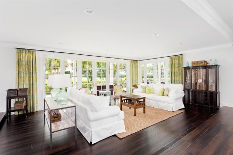 House in Wellington, Florida 5 bedrooms, 458.57 sq.m. № 2243247 - photo 10