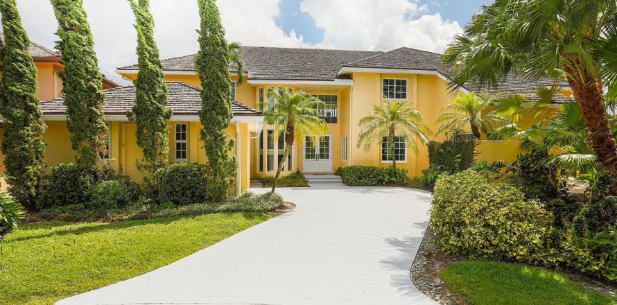 House in Wellington, Florida 5 bedrooms, 458.57 sq.m. № 2243247