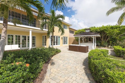 House in Wellington, Florida 5 bedrooms, 458.57 sq.m. № 2243247 - photo 8