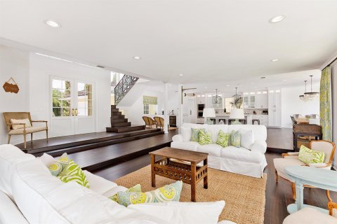 House in Wellington, Florida 5 bedrooms, 458.57 sq.m. № 2243247 - photo 9