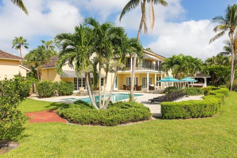 House in Wellington, Florida 5 bedrooms, 458.57 sq.m. № 2243247 - photo 2