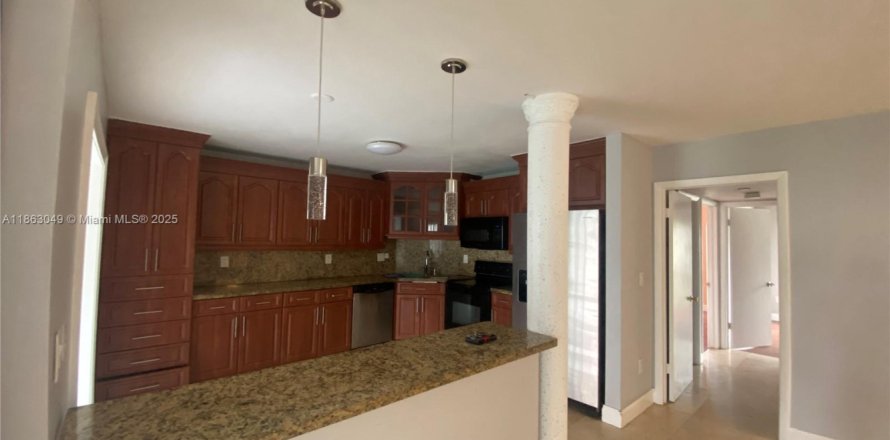 Condo à Miami, Floride, 3 chambres № 1890500