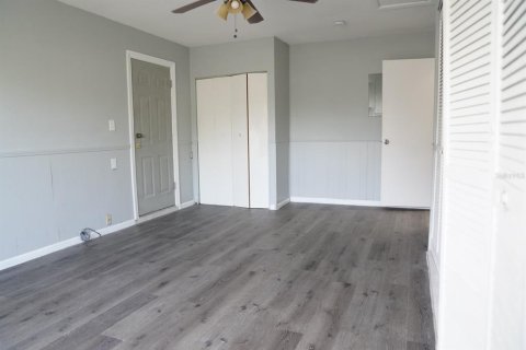 Casa en venta en Tampa, Florida, 4 dormitorios, 136.94 m2 № 1636607 - foto 13
