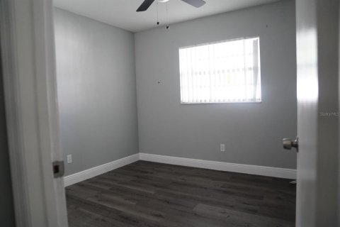 Casa en venta en Tampa, Florida, 4 dormitorios, 136.94 m2 № 1636607 - foto 17