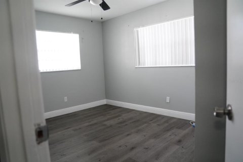 Casa en venta en Tampa, Florida, 4 dormitorios, 136.94 m2 № 1636607 - foto 15