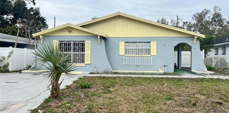 Casa en Tampa, Florida 4 dormitorios, 136.94 m2 № 1636607