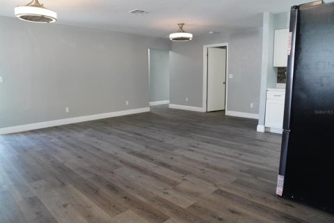 Casa en venta en Tampa, Florida, 4 dormitorios, 136.94 m2 № 1636607 - foto 18