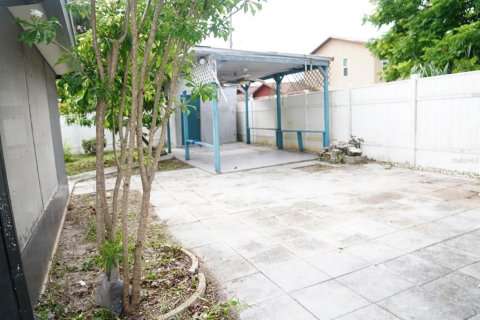 Casa en venta en Tampa, Florida, 4 dormitorios, 136.94 m2 № 1636607 - foto 21