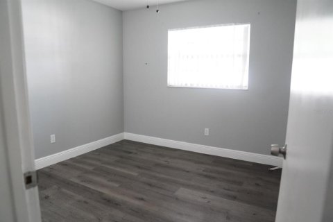 Casa en venta en Tampa, Florida, 4 dormitorios, 136.94 m2 № 1636607 - foto 19