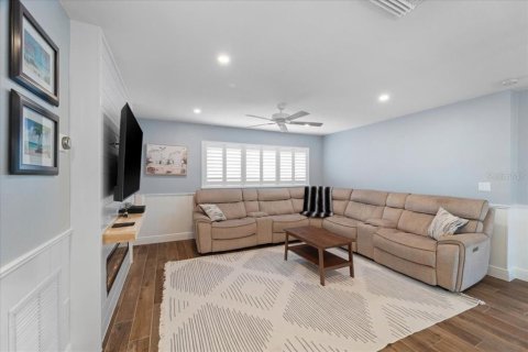 House in Fort Myers, Florida 3 bedrooms, 171.96 sq.m. № 1906150 - photo 22