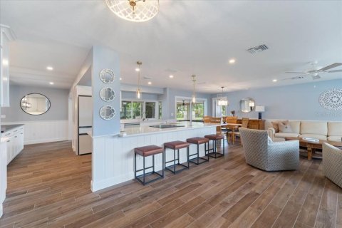 House in Fort Myers, Florida 3 bedrooms, 171.96 sq.m. № 1906150 - photo 9