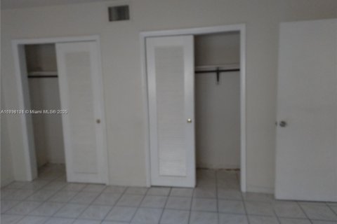 Снять в аренду кондоминиум в Холливуд, Флорида 1 спальня, 69.68м2, № 1738388 - фото 6